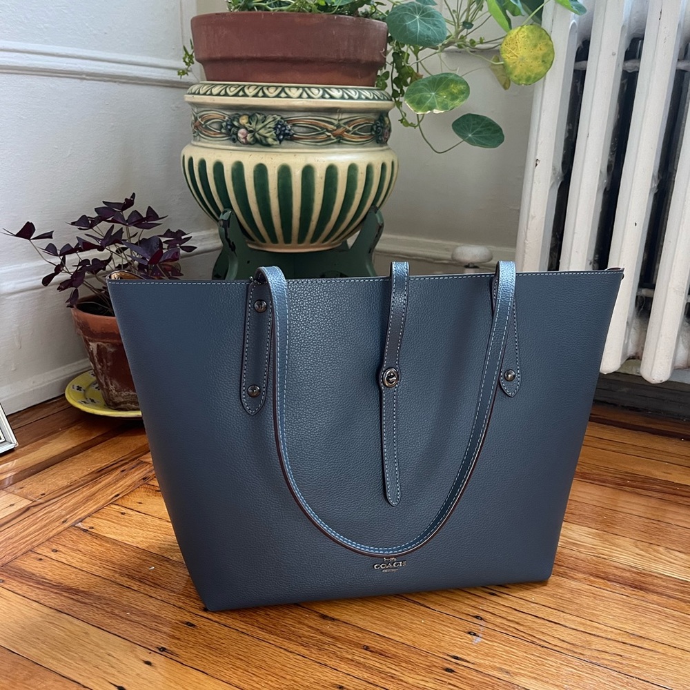 Coach Market Tote in Dark Denim colored Pebbled Leather
